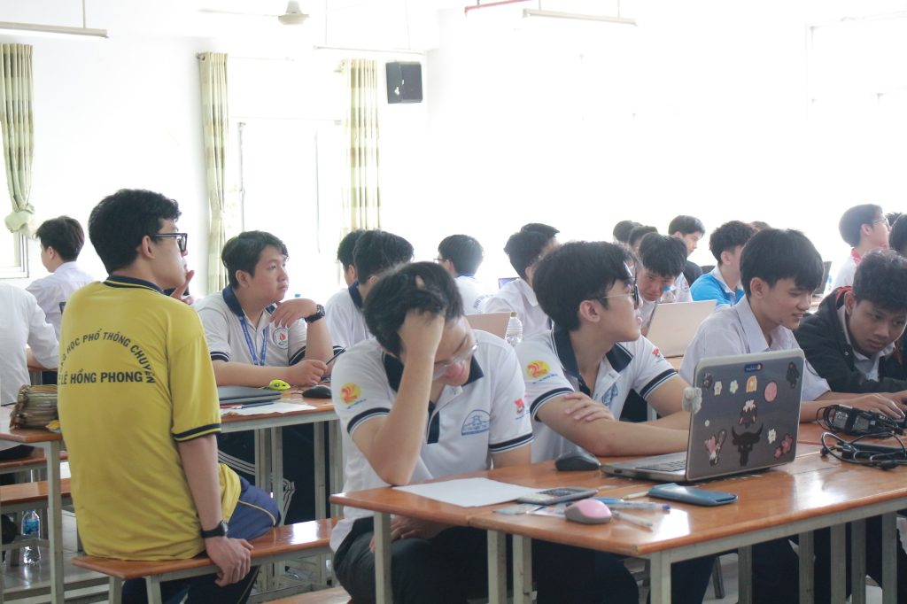 Central Communist Youth Union and Center for the Development of Science, Technology and Young Talents and Vien Dong College held the opening ceremony of “The XXXth National Youth Information Technology Competition, 2024”