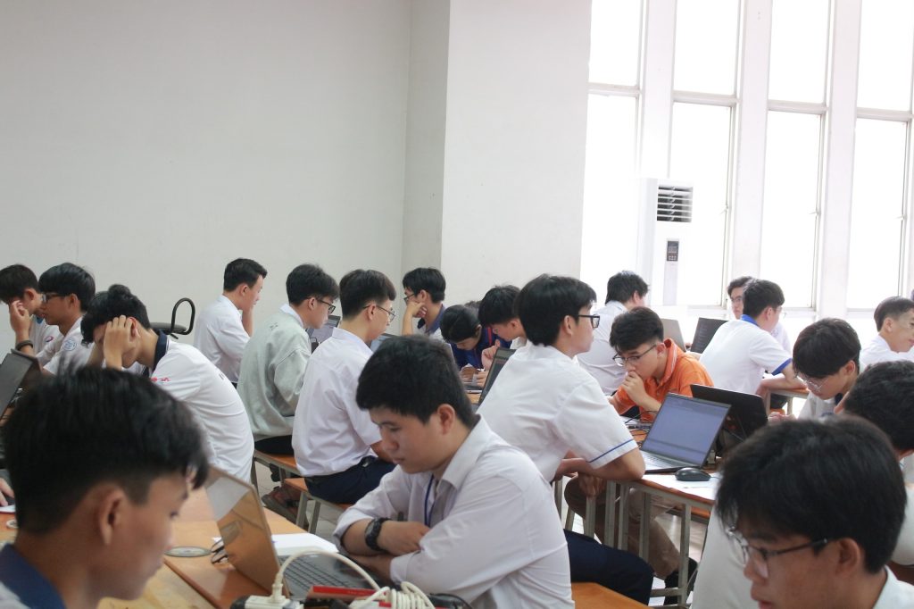 Central Communist Youth Union and Center for the Development of Science, Technology and Young Talents and Vien Dong College held the opening ceremony of “The XXXth National Youth Information Technology Competition, 2024”