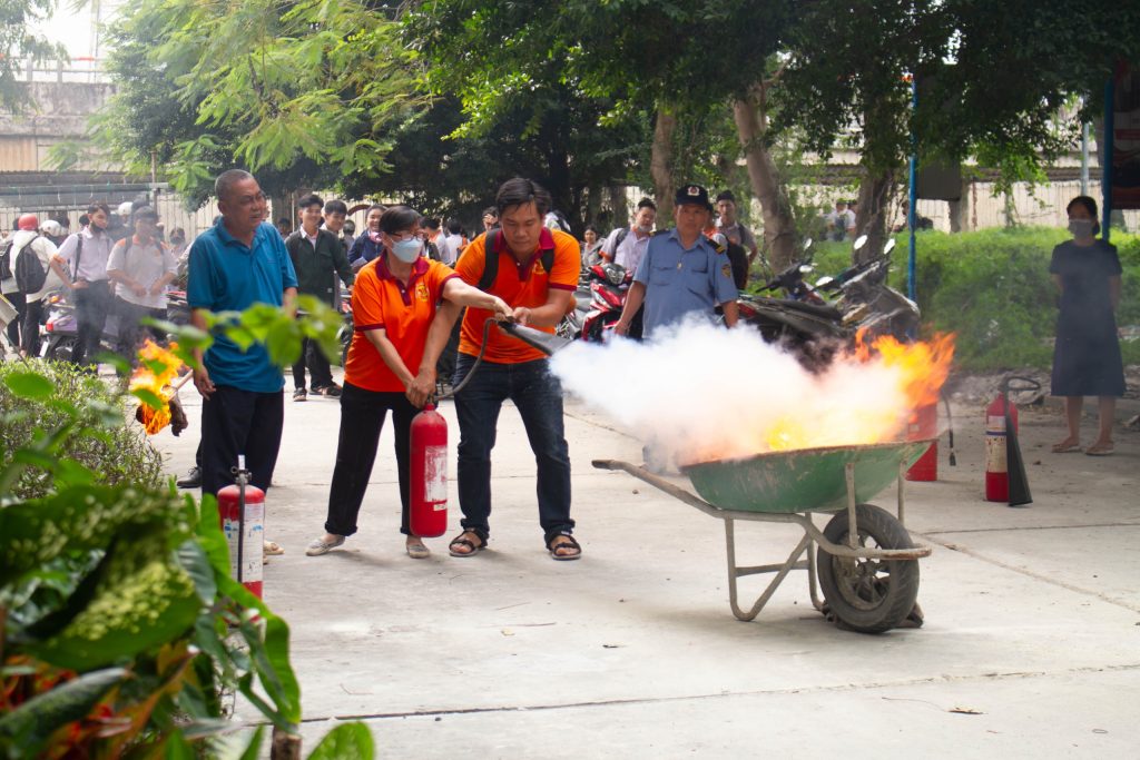 Diễn tập phòng cháy chữa cháy dành cho cán bộ nhân viên tại Cao đẳng Viễn Đông 26/12/2024